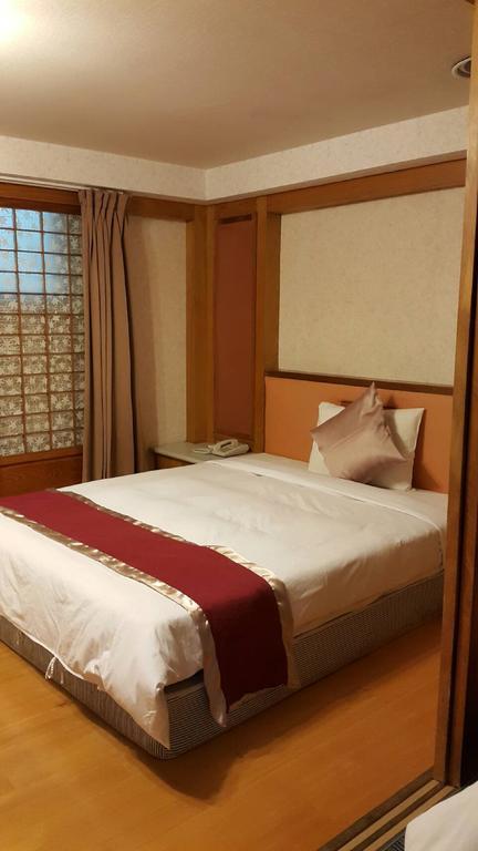 Mei Hua Hotel Kaohsiung Luaran gambar
