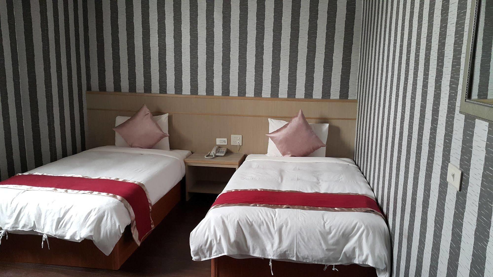 Mei Hua Hotel Kaohsiung Luaran gambar