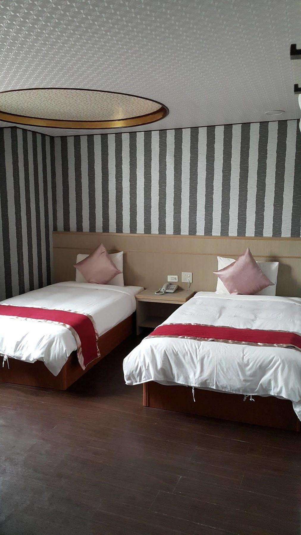Mei Hua Hotel Kaohsiung Luaran gambar
