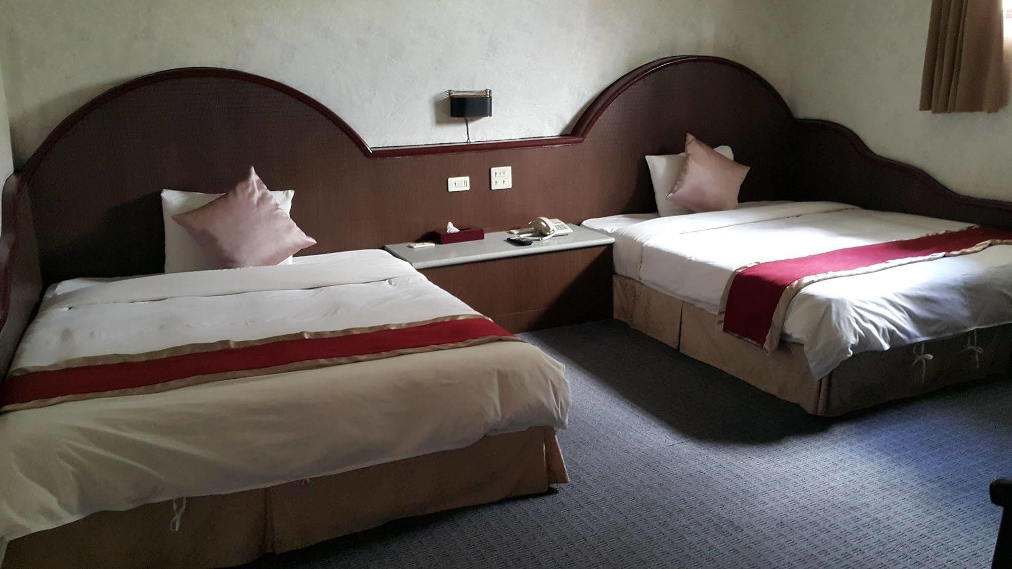 Mei Hua Hotel Kaohsiung Luaran gambar